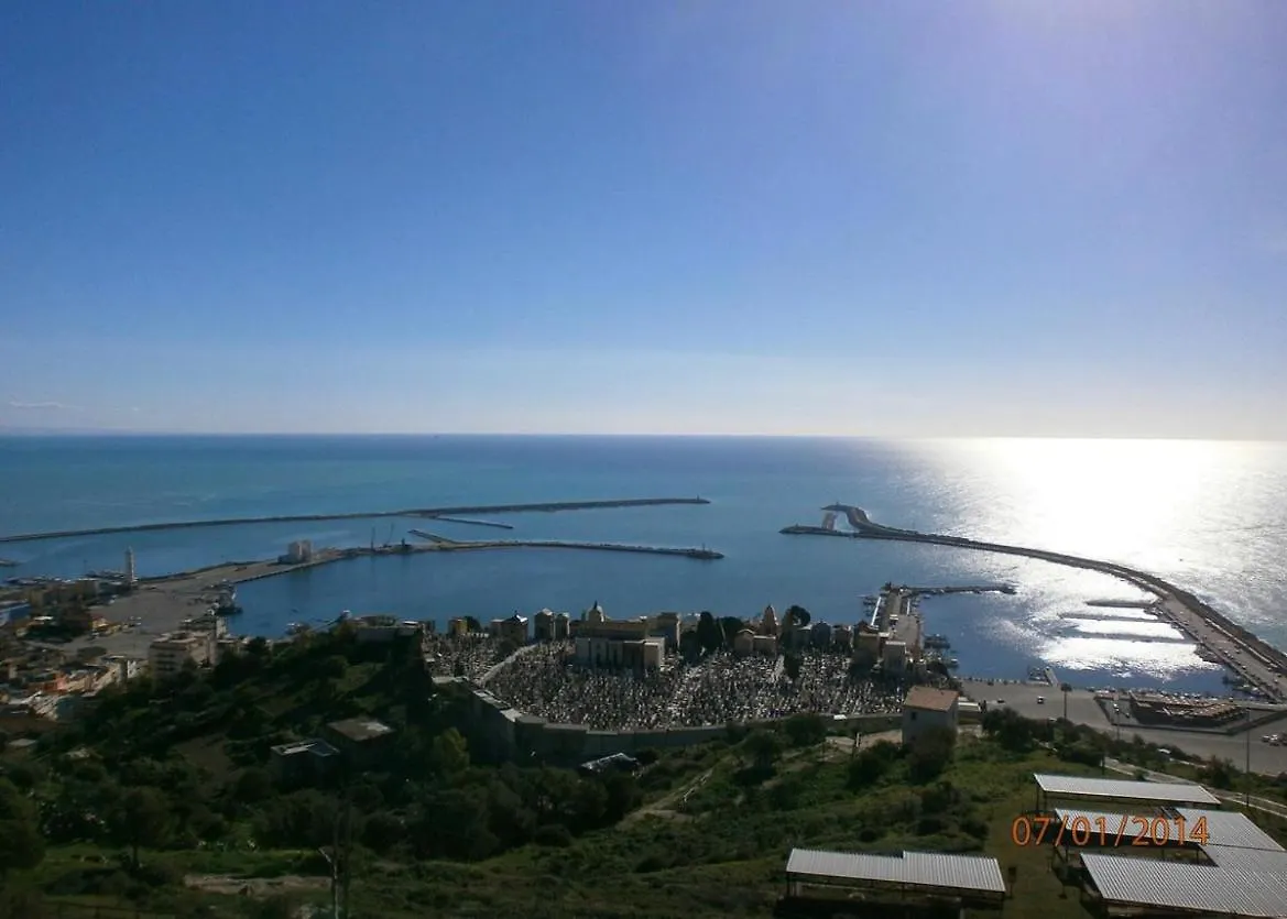 Villetta Vista Mare Con Piscina, Giardino E Parcheggio Privato リカータ イタリア