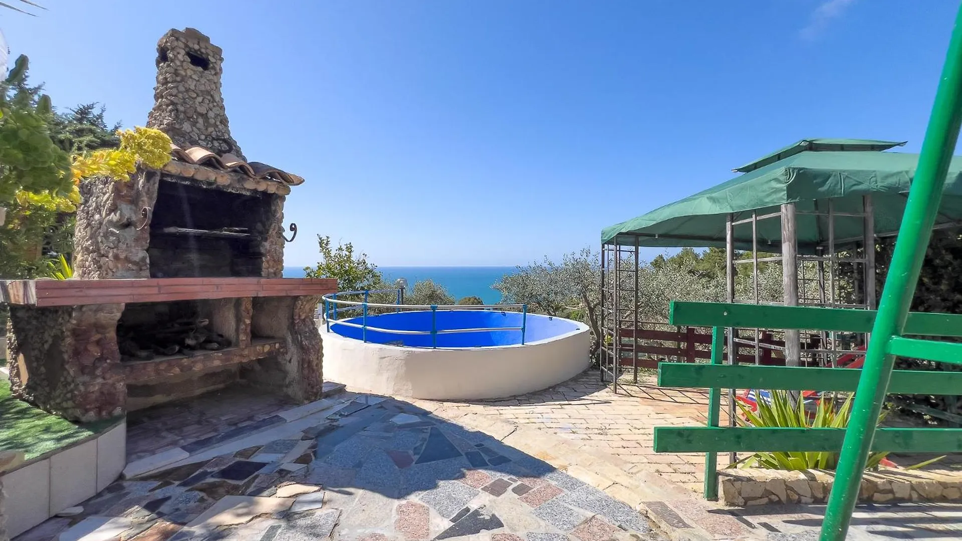 別荘 Villetta Vista Mare Con Piscina, Giardino E Parcheggio Privato リカータ