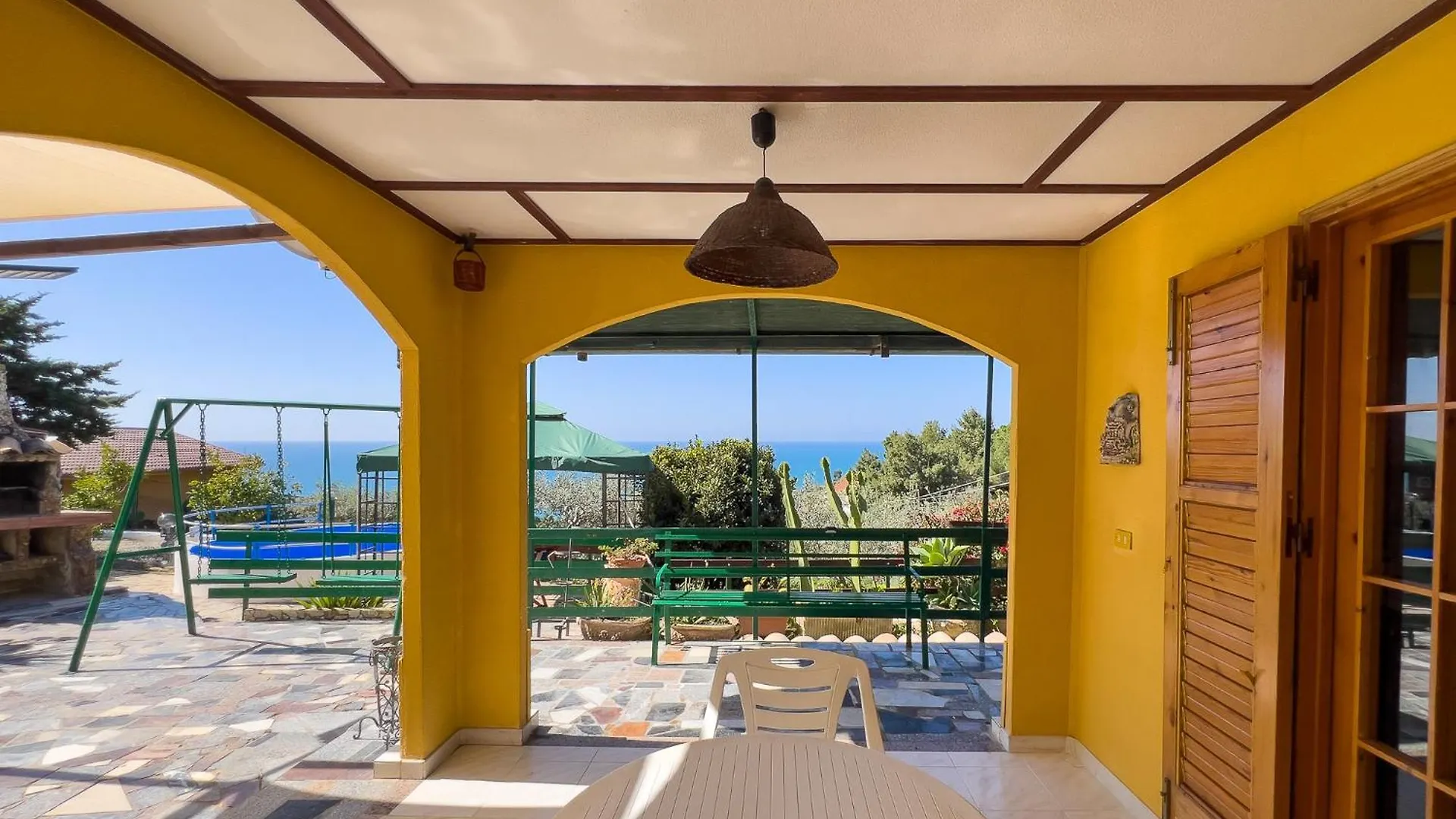 別荘 Villetta Vista Mare Con Piscina, Giardino E Parcheggio Privato リカータ